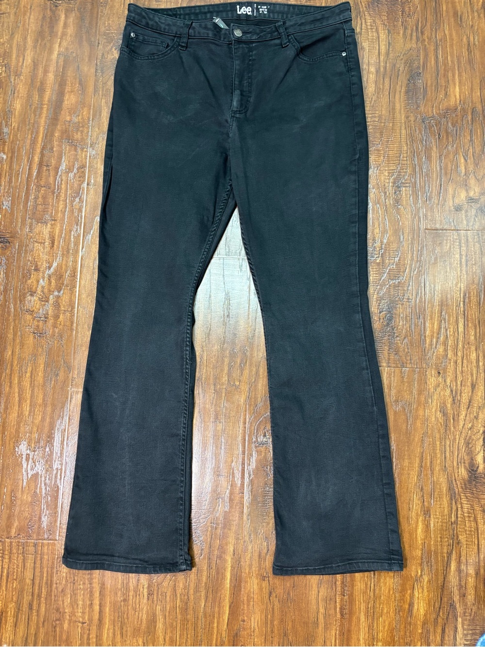 Lee Women's Black Flare Mid-Rise Jeans Size 16
